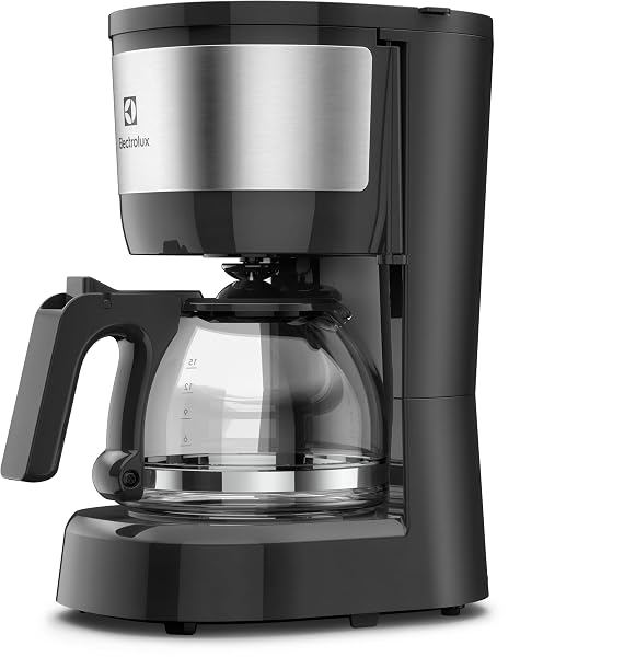Electrolux Cafeteira Elétrica Inox filtro permanente removivel corta pingos capacidade 600ml 15 xicaras função manter aquecido sistema ECM10 127v